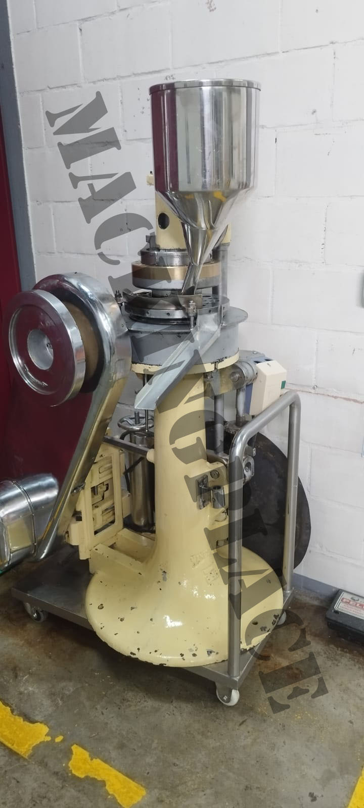 Tableteadora Rotativa - Manesty