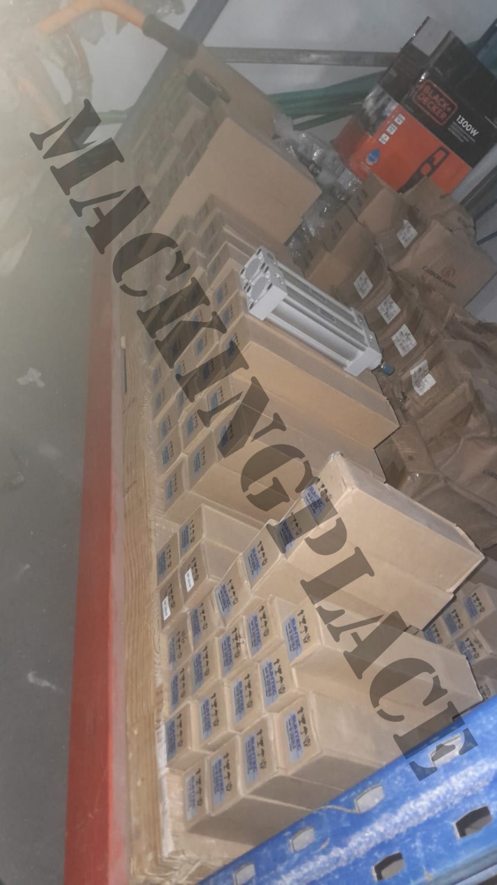 Miniatura de Venta de almacén de repuestos neumáticos